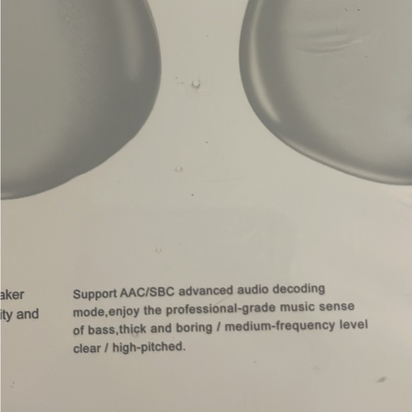 White Over-Ear Wireless Headphones - Picture 2 of 4